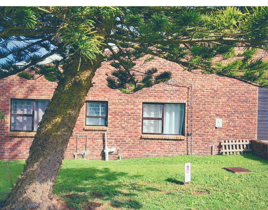 4 Bedroom Property for Sale in Oyster Bay Eastern Cape